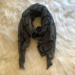 Printed scarf